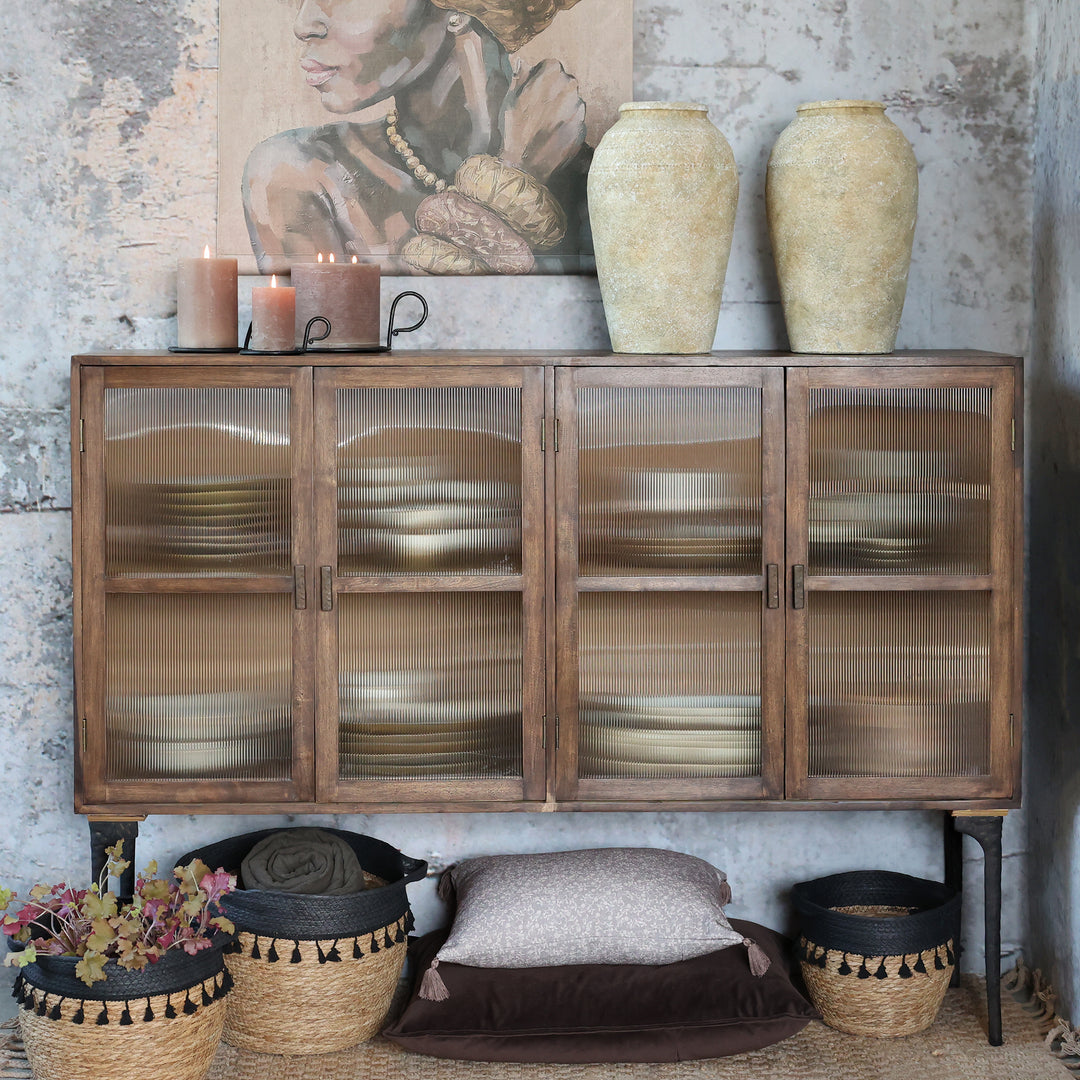 Sideboard med dörrar