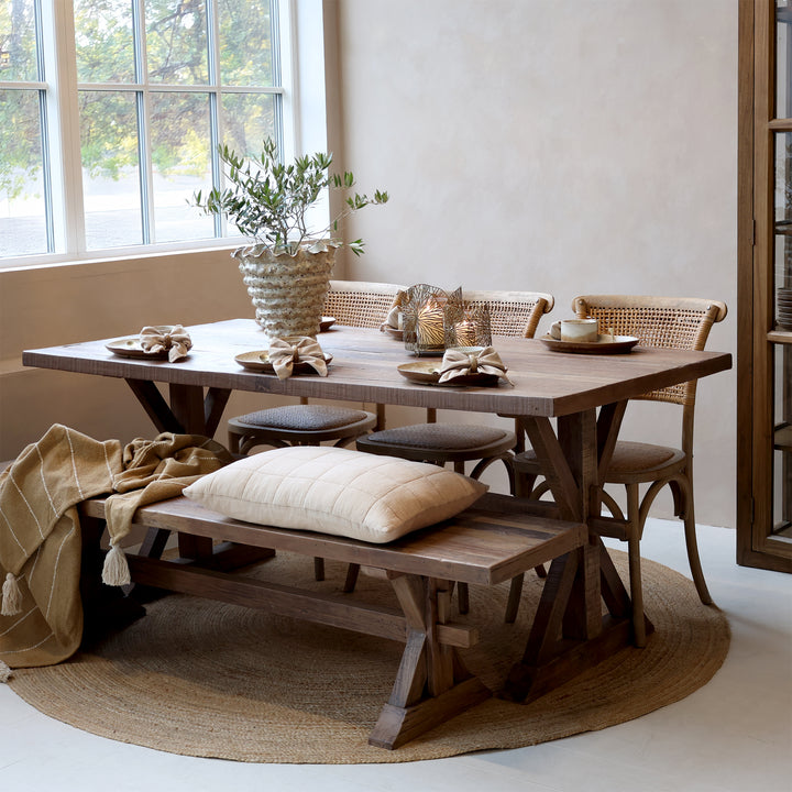 Grimaud matbord